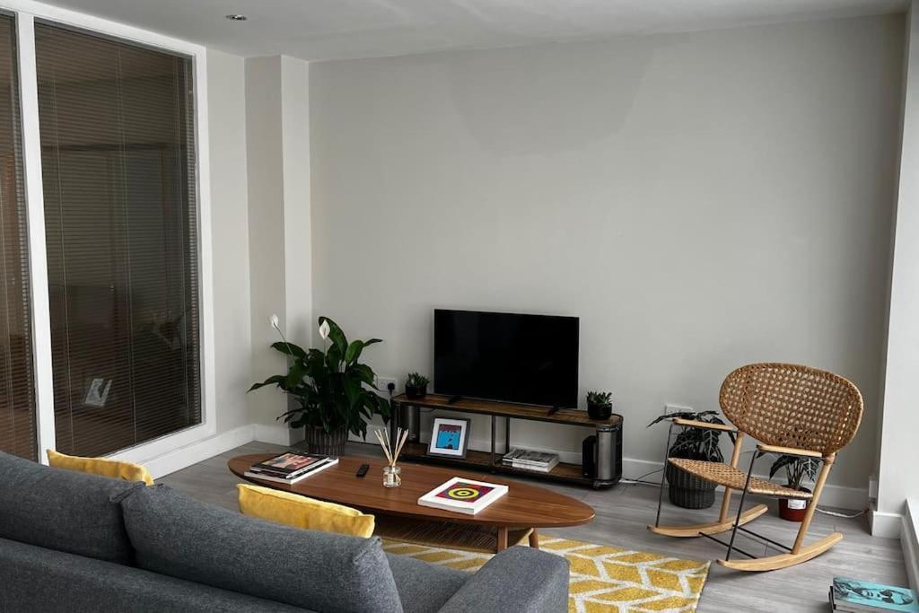 Lovely 1-bedroom In N1 * Лондон