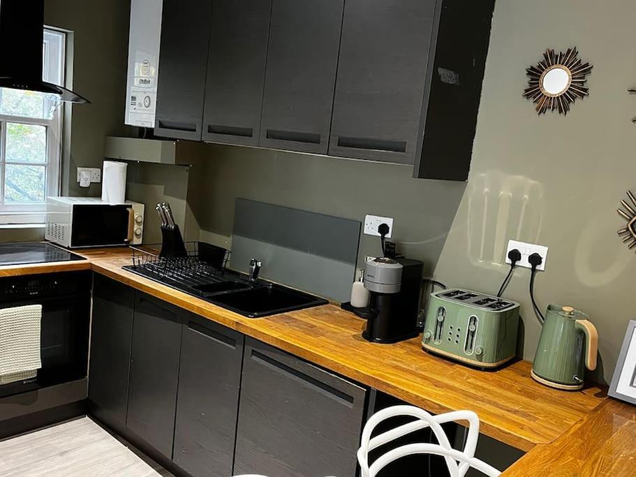 Апартаменты Lovely 1-bedroom In N1